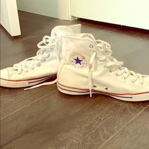 Dainty white converse high tops